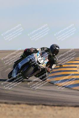 media/Dec-15-2023-Apex Assassins (Fri) [[91f19fb1c7]]/Trackday 1/Session 4 (Turn 12)/